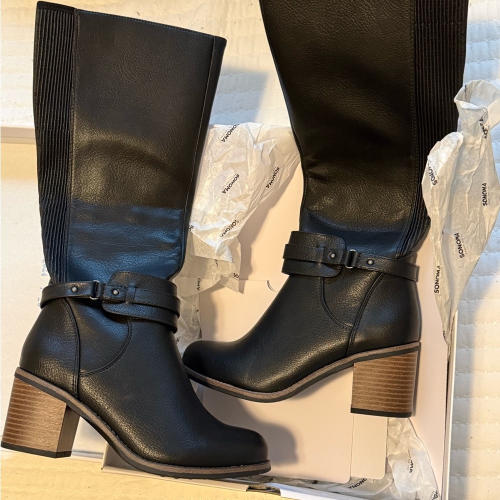 Esley Black Heeled Boots with Brown Accents